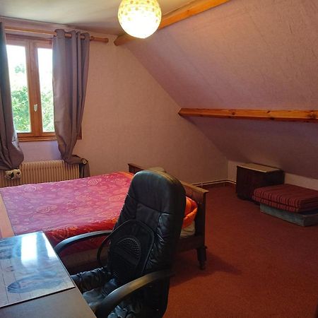 Lit 2 Personnes Grand Bureau Appartement Fruges Buitenkant foto