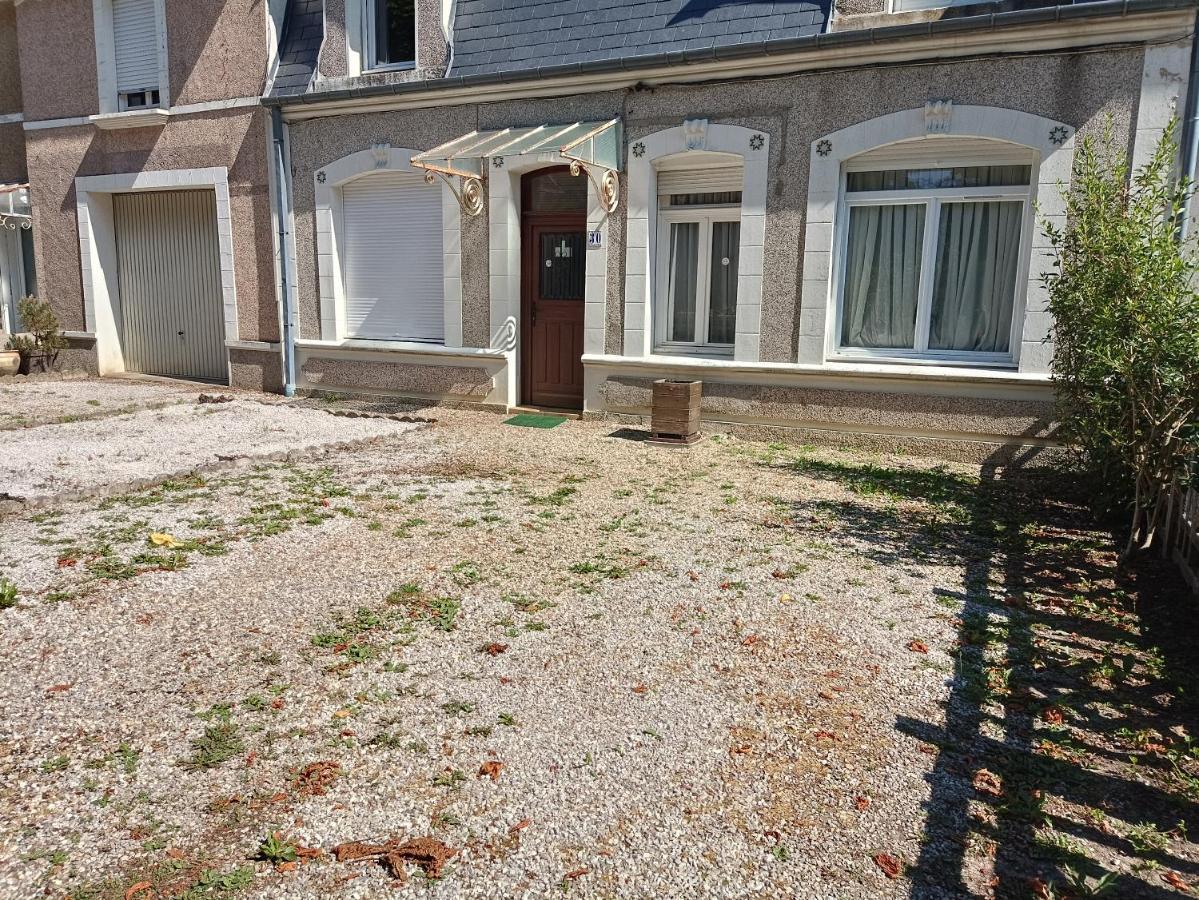 Lit 2 Personnes Grand Bureau Appartement Fruges Buitenkant foto